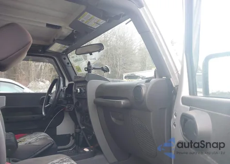 2007 Jeep Wrangler X z USA, uszkodzony, nr VIN 1J4FA24107L213622